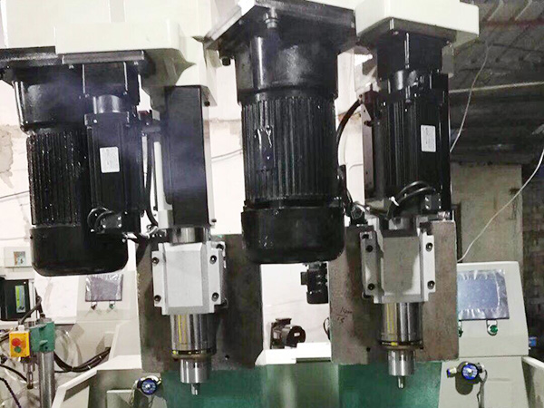 鉆孔機怎么安裝？玻璃鉆孔機爆孔裂孔原因是什么？